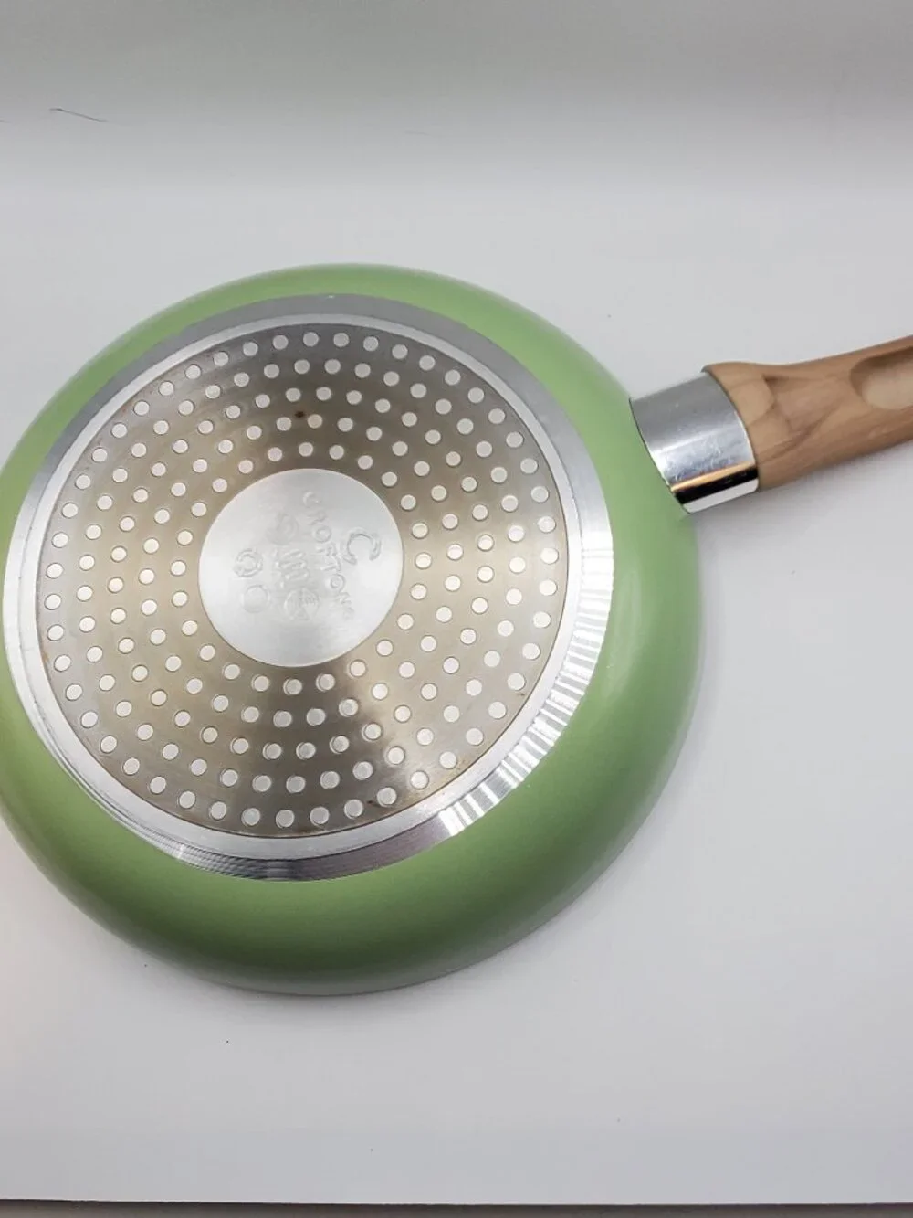 Crofton 8” Green Nonstick Frying Pan Skillet Wood Look Handle